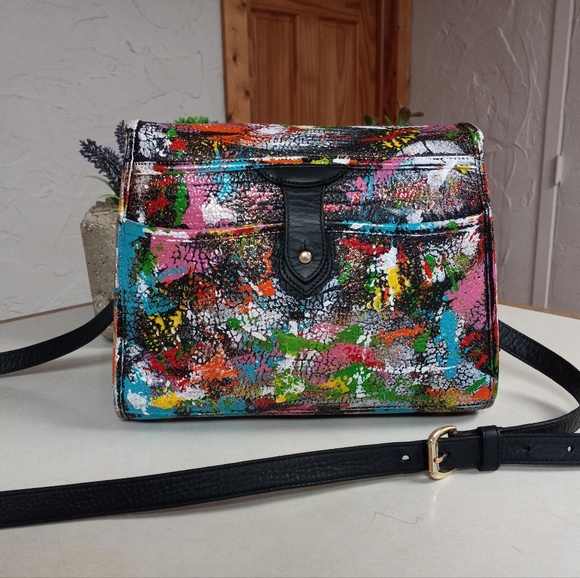 SOLD ON ANOTHER SITE Dooney & Bourke Essex crossbody, 1993 - Picture 3 of 13